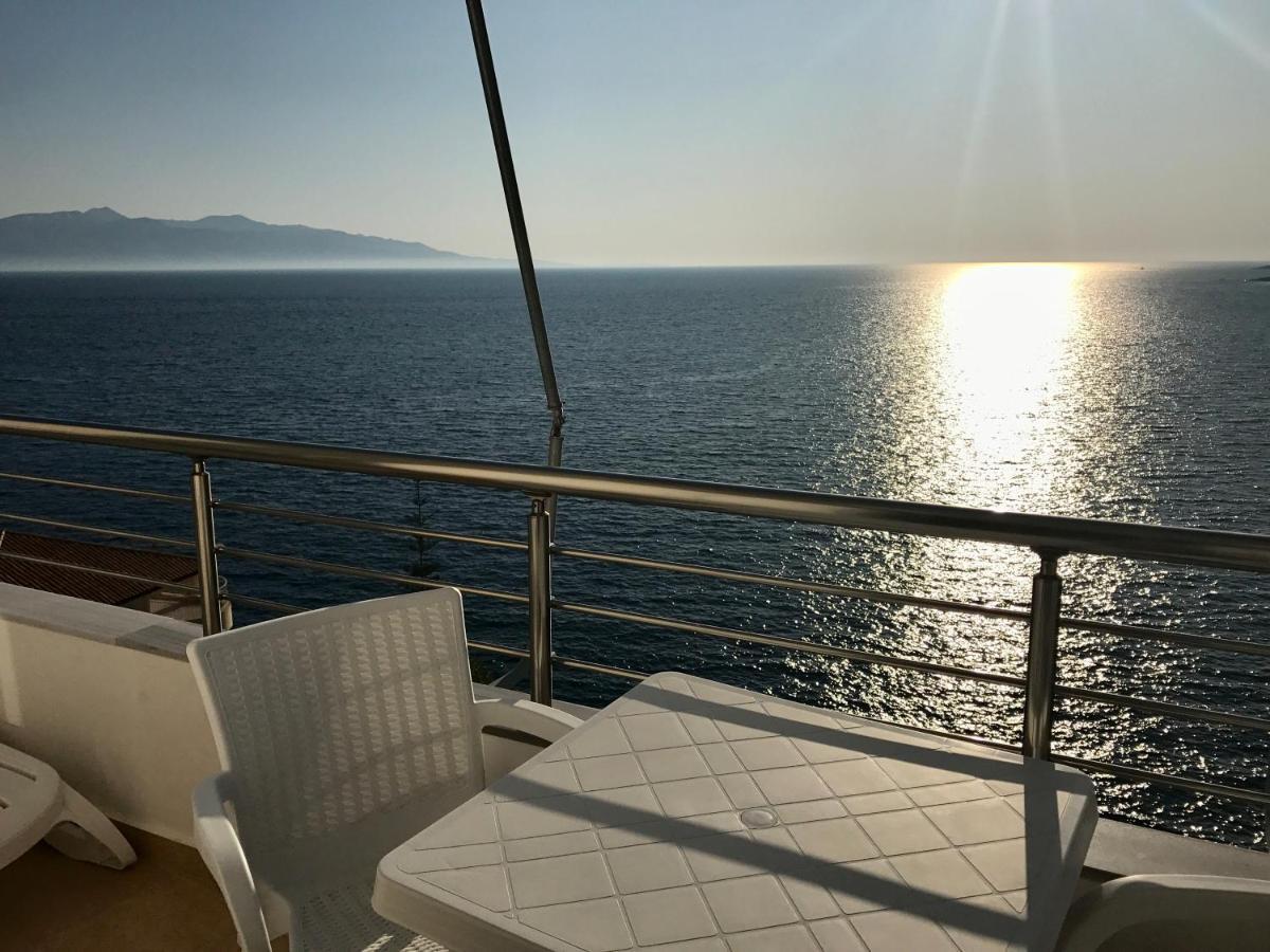 Seaside View Apartment Sarandë エクステリア 写真